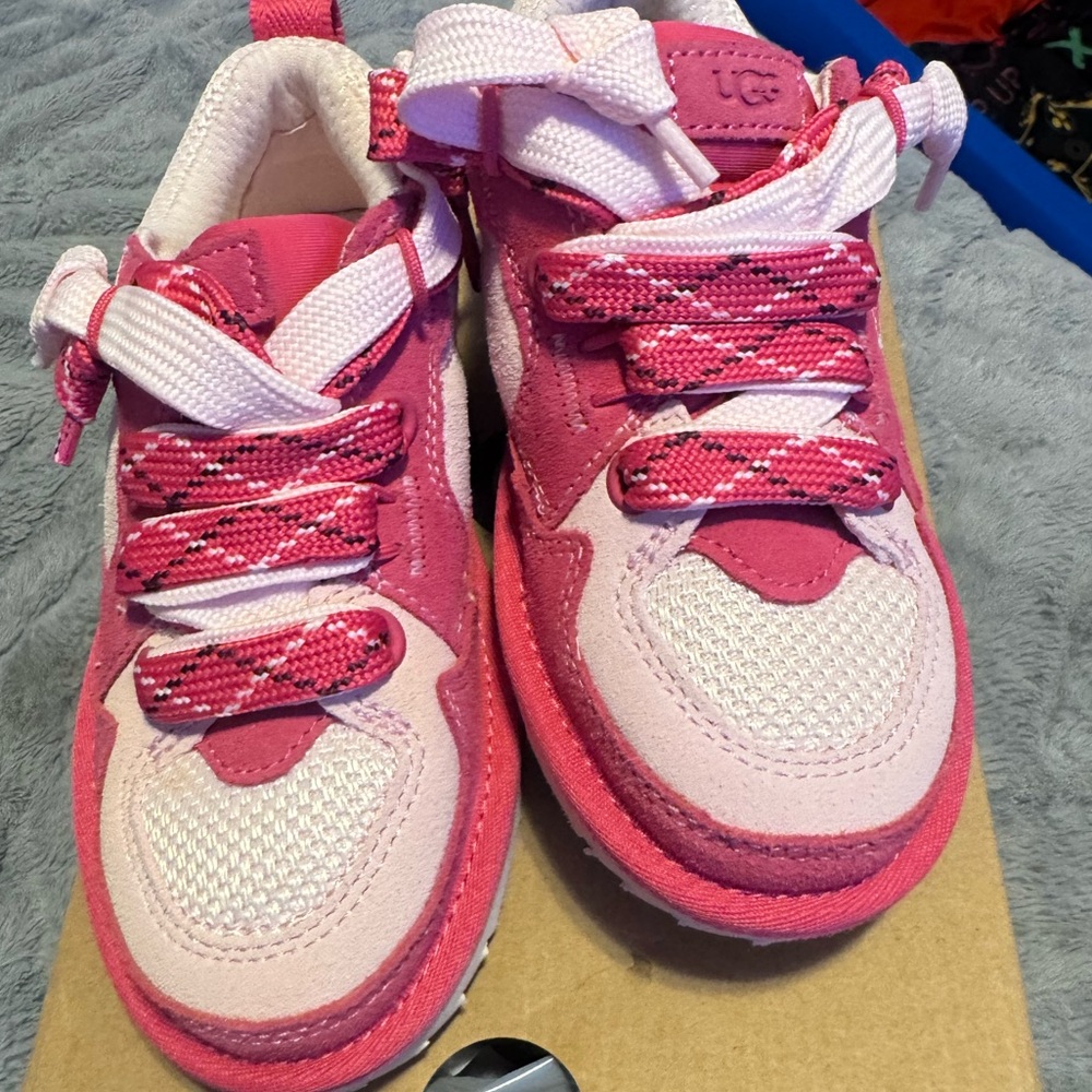 UGG Kids' Lo Lowmel Sneakers Pink horizon colorway.